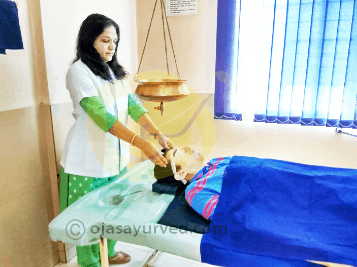 No 1 Best Ayurvedic Doctor in Pune India. Doctor Sarita Vaidya